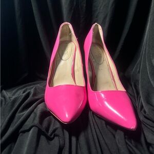 Women’s pink heels